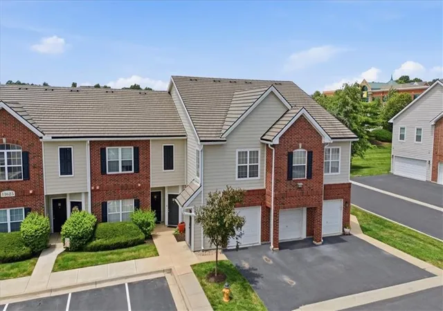 Photo 2 of Condominium at 11625 Tomahawk Crk Pkwy #L, Leawood, KS 66211 | MLS# 2628583 |  | Sold on 2026-09-17
