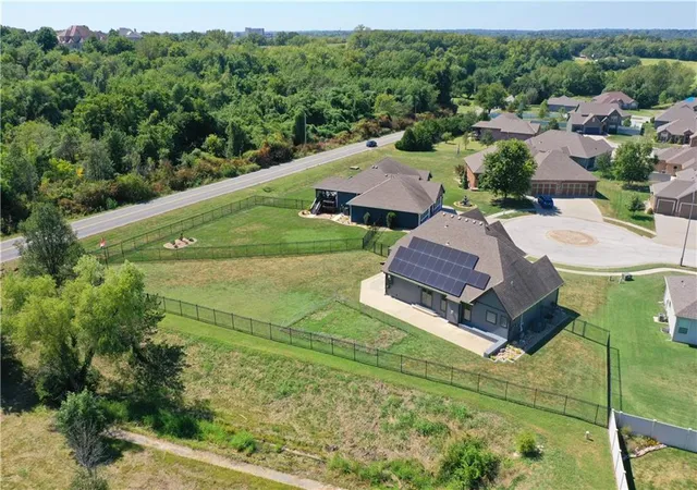 Photo 4 of Single family home for sale at 3221 S Mize Ridge Ct, Independence, MO 64057 | MLS# 2629316 | Listing updated on 2026-09-18