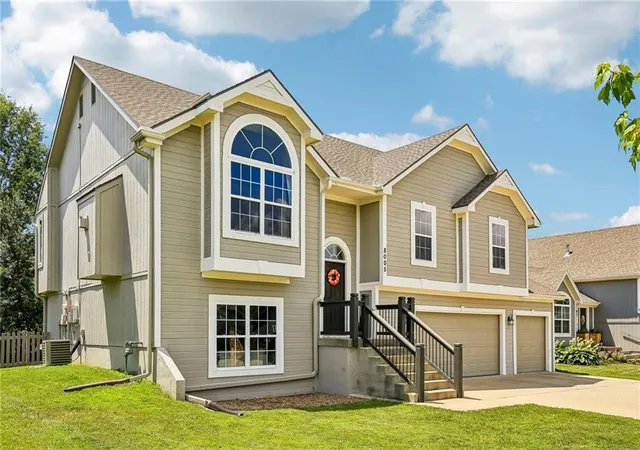 Photo 3 of Single family home for sale at 8005 Ne 111th Street, Kansas City, MO 64157 | MLS# 2630642 | Listing updated on 2026-09-16