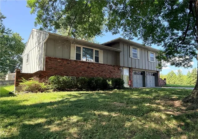Photo 1 of Sale Pending at 5001 Ne 57th Terrace, Kansas City, MO 64119 | MLS# 2631025 | Listing updated on 2026-09-17