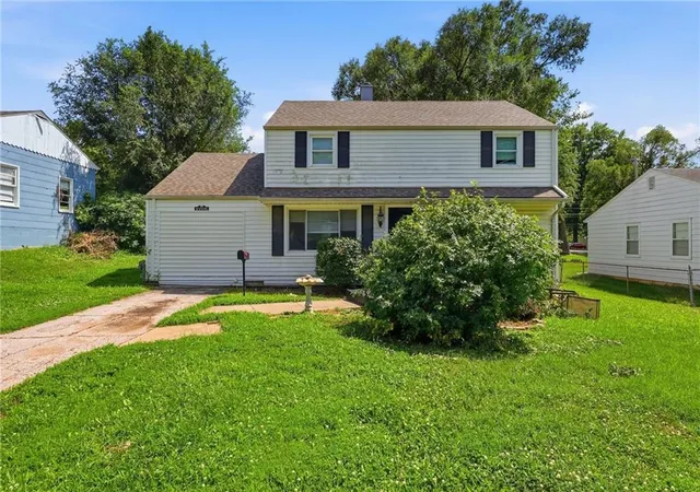 Photo 2 of Single family home for sale at 10005 E 35th Street, Independence, MO 64052 | MLS# 2631446 | Listing updated on 2026-09-17