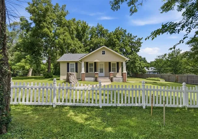 Photo 3 of Single family home for sale at 11920 W 51st Street, Shawnee, KS 66216 | MLS# 2631753 | Listing updated on 2026-09-17