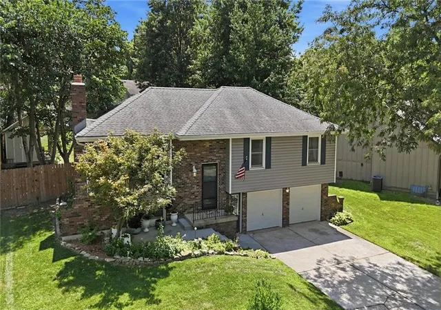 Photo 2 of Single Family Residence at 1113 SE 2nd Terrace, Lees Summit, MO 64063 | MLS# 2631841 | | Sold on 2026-09-16