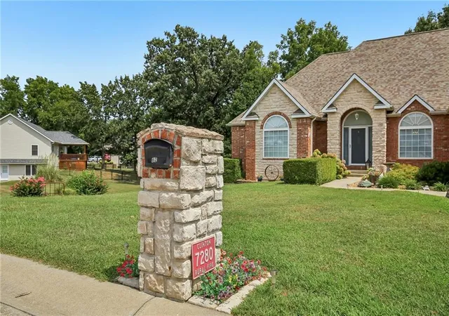 Photo 2 of Single family home for sale at 62 Nw 241st Road, Clinton, MO 64735 | MLS# 2631984 | Listing updated on 2026-09-17