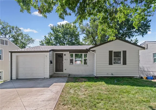 Photo 1 of Single family home for sale at 8033 Ne San Rafael Dr, Kansas City, MO 64119 | MLS# 2632033 | Listing updated on 2026-09-17