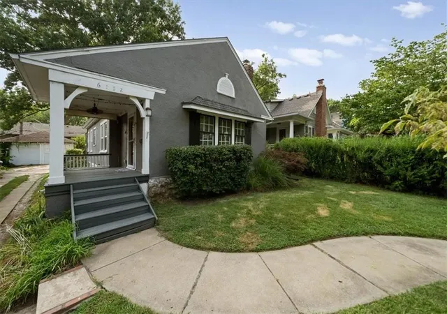 Photo 1 of Single family home for sale at 6152 Locust St, Kansas City, MO 64110 | MLS# 2633024 | Listing updated on 2026-09-17