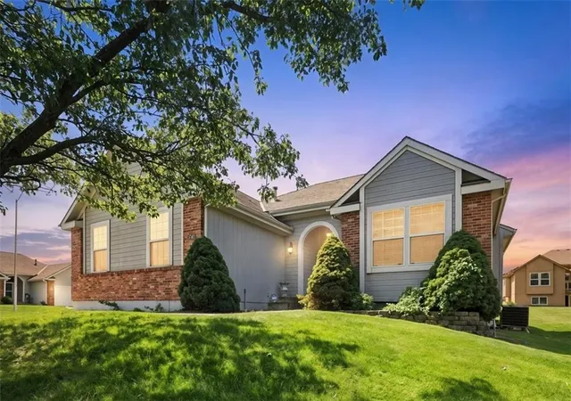 Photo 3 of Single family home for sale at 7204 N Cypress Ave, Kansas City, MO 64119 | MLS# 2633235 | Listing updated on 2026-09-17