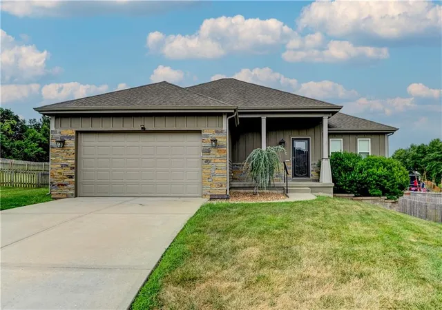Photo 1 of Single family home for sale at 599 Linda Ct, Liberty, MO 64068 | MLS# 2633957 | Listing updated on 2026-09-23