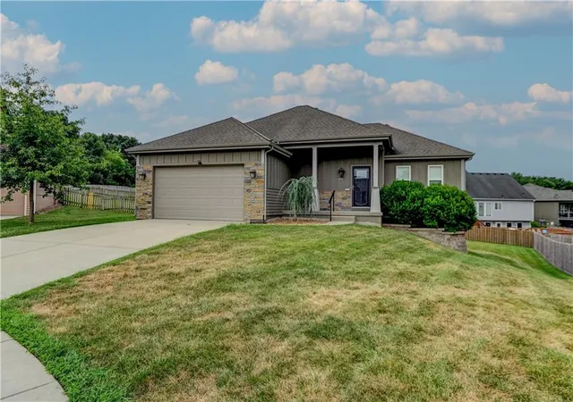 Photo 3 of Single family home for sale at 599 Linda Ct, Liberty, MO 64068 | MLS# 2633957 | Listing updated on 2026-09-23