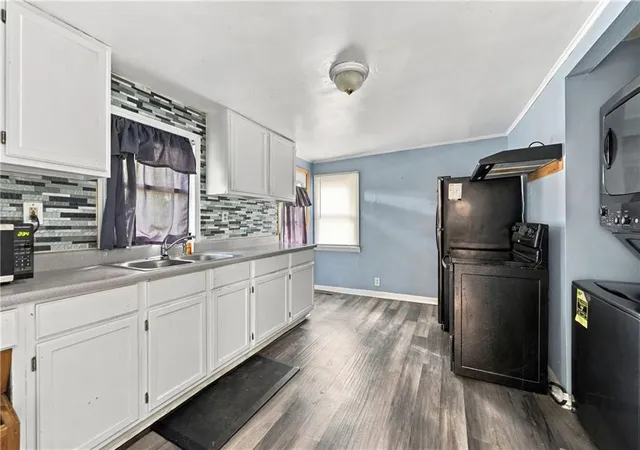 Photo 4 of Single family home for sale at 516 SW 13 Street, Blue Springs, MO 64015 | MLS# 2634126 | Listing updated on 2026-09-17