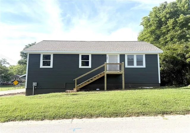 Single family home for sale at 800 SW South Ave, Blue Springs, MO 64015 | MLS# 2634336