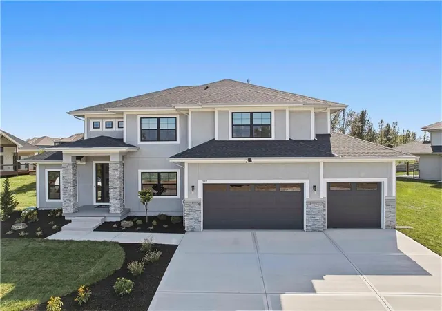 Photo 2 of Single family home for sale at 509 Turnbridge Dr, Raymore, MO 64083 | MLS# 2634395 | Listing updated on 2026-09-17