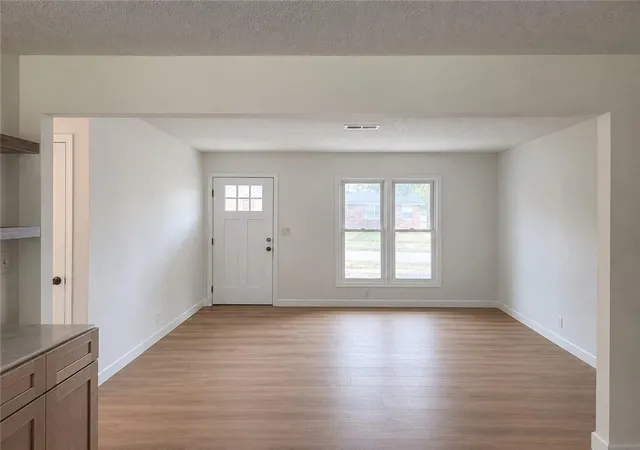 Photo 3 of Sale Pending at 1111 Bryan St, Chillicothe, MO 64601 | MLS# 2634403 | Listing updated on 2026-09-16
