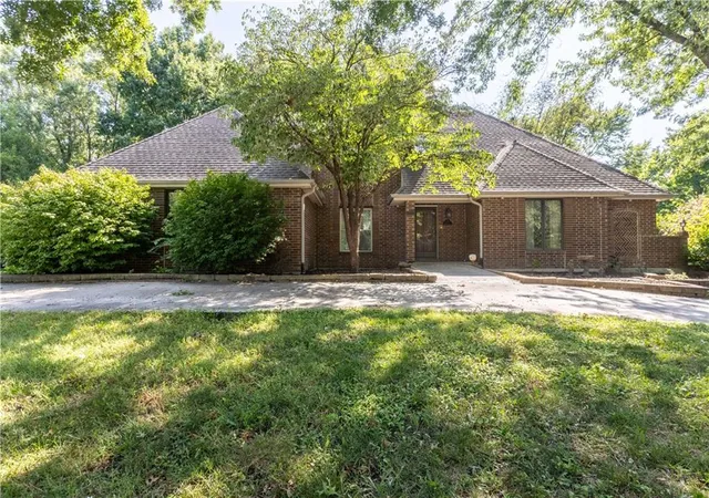 Photo 1 of Single family home for sale at 715 Sunset Ln, Belton, MO 64012 | MLS# 2634497 | Listing updated on 2026-09-16