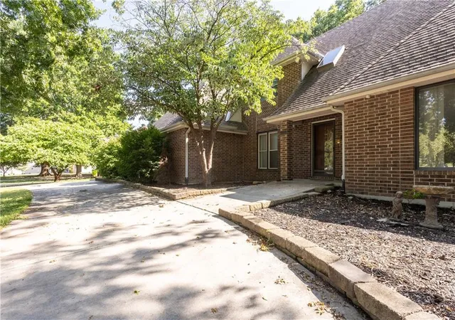 Photo 3 of Single family home for sale at 715 Sunset Ln, Belton, MO 64012 | MLS# 2634497 | Listing updated on 2026-10-08
