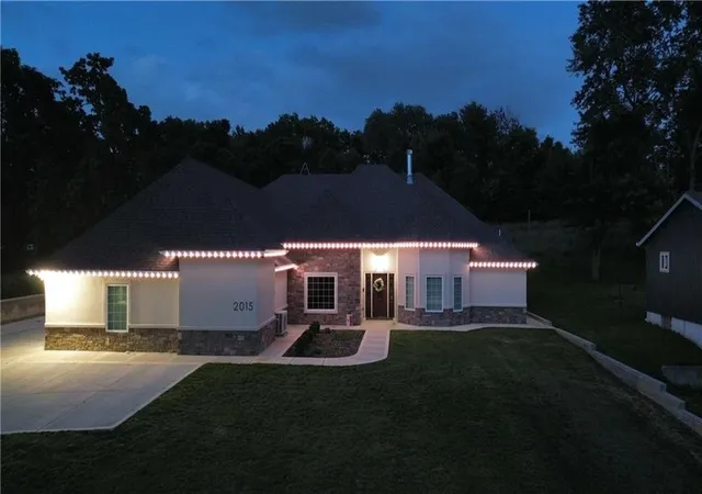 Photo 2 of Single family home for sale at 2015 S Lees Summit Rd, Independence, MO 64050 | MLS# 2634665 | Listing updated on 2026-09-17