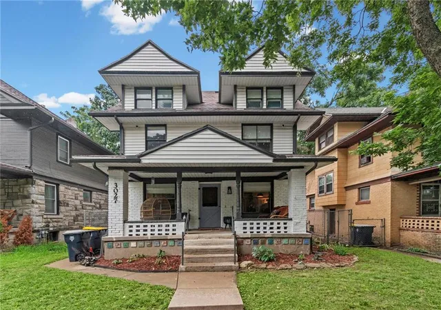 Photo 1 of Single family home for sale at 3027 Charlotte St, Kansas City, MO 64109 | MLS# 2635181 | Listing updated on 2026-09-17