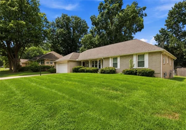 Photo 2 of Sale Pending at 3608 Hedges Ave, Independence, MO 64052 | MLS# 2635326 | Listing updated on 2026-09-17
