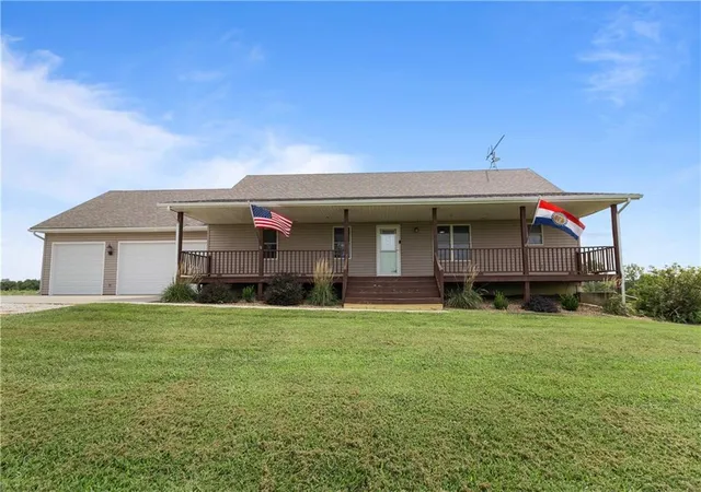 Photo 3 of Single family home for sale at 419 NE 251 Road, Warrensburg, MO 64093 | MLS# 2635558 | Listing updated on 2026-09-17