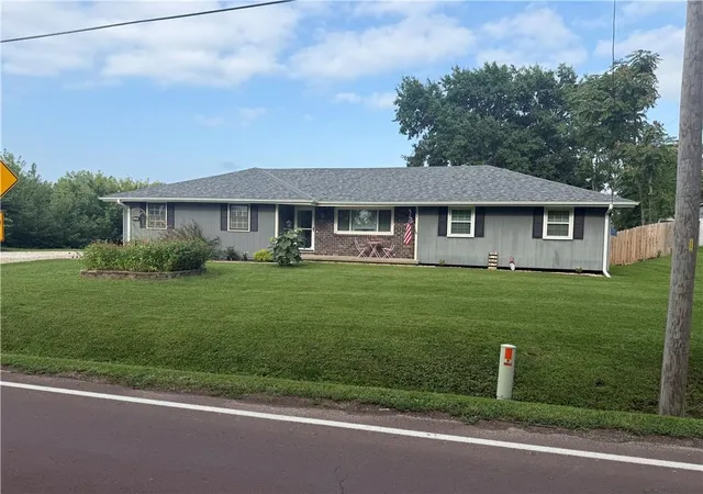 Single family home for sale at 7011 State Route 371 Hwy, St Joseph, MO 64504 | MLS# 2635803