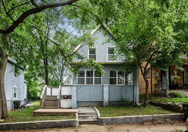 Photo 2 of Single family home for sale at 512 Ottawa St, Leavenworth, KS 66048 | MLS# 2636149 | Listing updated on 2026-09-17