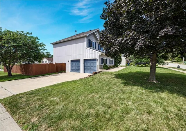 Photo 4 of Sale Pending at 4015 NE 82nd Street, Kansas City, MO 64119 | MLS# 2636294 | Listing updated on 2026-09-16