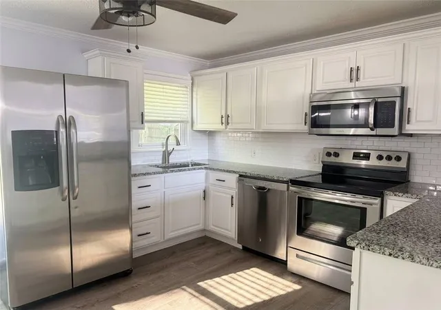 Photo 3 of Single family home for sale at 7501 Conser St, Overland Park, KS 66204 | MLS# 2636703 | Listing updated on 2026-09-16