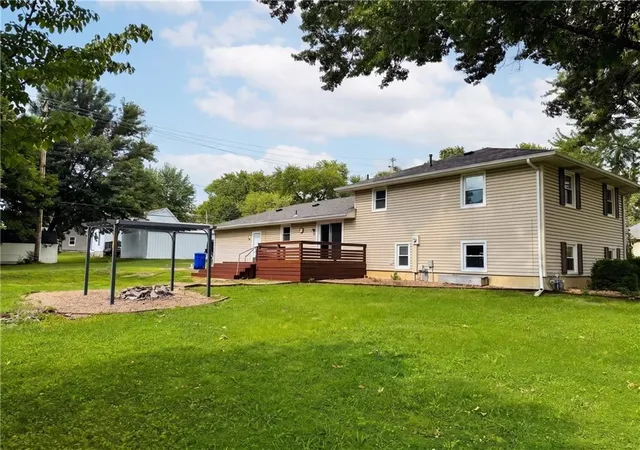 Photo 16 of Single family home for sale at 920 S New York Ave, Sedalia, MO 65301 | MLS# 2636727 | Listing updated on 2026-10-08