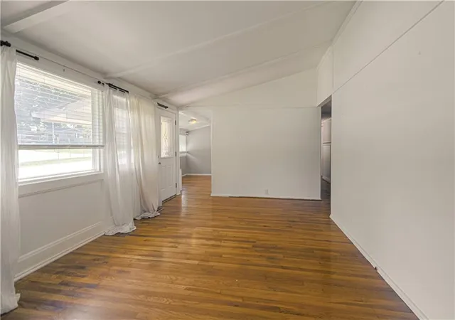 Photo 4 of Single family home for sale at 6904 NW Belvidere Pkwy, Kansas City, MO 64152 | MLS# 2636800 | Listing updated on 2026-09-16