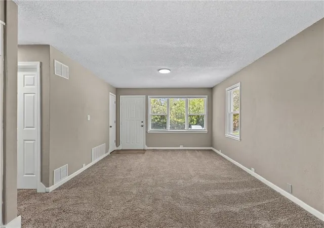 Photo 4 of Single family home for sale at 4209 Arlington Ave, Kansas City, MO 64133 | MLS# 2636914 | Listing updated on 2026-09-28