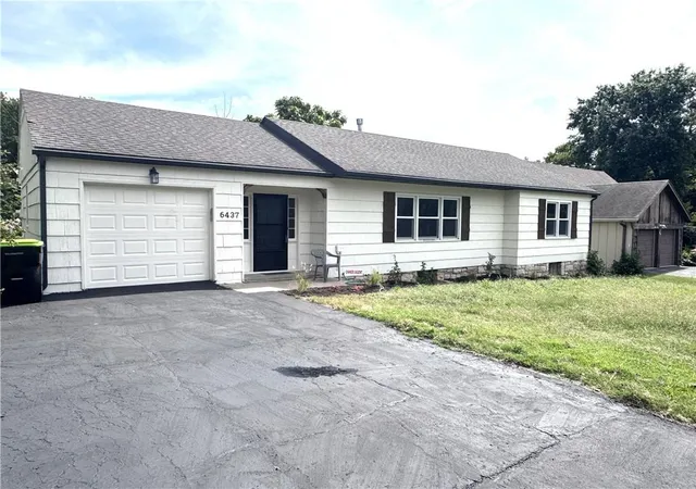 Photo 2 of Single family home for sale at 6437 Craig St, Mission, KS 66202 | MLS# 2637145 | Listing updated on 2026-09-16