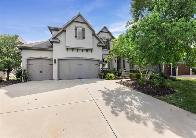 Photo 3 of Single family home for sale at 24913 W 98th Street, Lenexa, KS 66227 | MLS# 2637227 | Listing updated on 2026-10-10