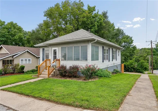 Photo 2 of Single family home for sale at 138 High St, Liberty, MO 64068 | MLS# 2637455 | Listing updated on 2026-09-17