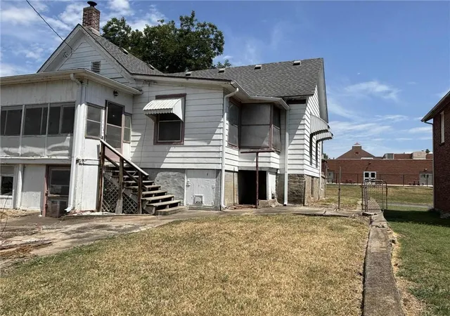 Photo 4 of Sale Pending at 306 S Margrave St, Fort Scott, KS 66701 | MLS# 2637509 | Listing updated on 2026-10-01