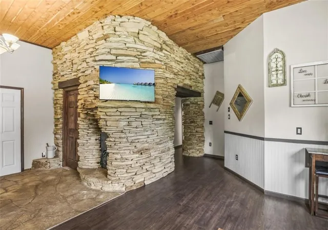 Photo 4 of Sale Pending at 977 NW 1651 Road, Bates City, MO 64011 | MLS# 2637523 | Listing updated on 2026-09-16