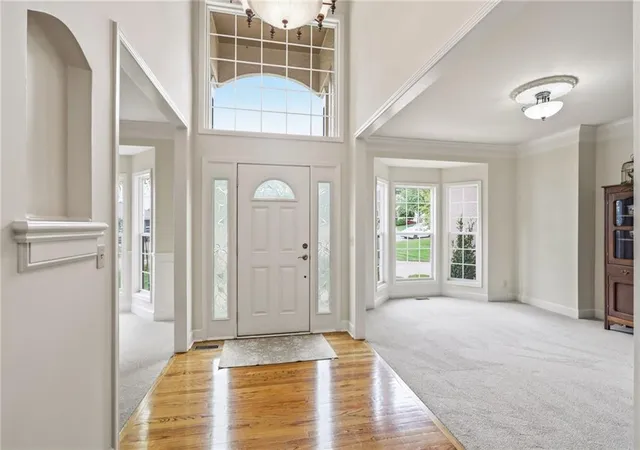 Photo 4 of Single family home for sale at 2603 SW Winterbrook Cir, Lees Summit, MO 64081 | MLS# 2637563 | Listing updated on 2026-09-16