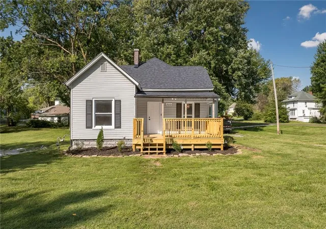 Single family home for sale at 300 Maple St, Lathrop, MO 64465 | MLS# 2637933