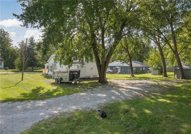 Photo 20 of Single family home for sale at 300 Maple St, Lathrop, MO 64465 | MLS# 2637933 | Listing updated on 2026-10-13