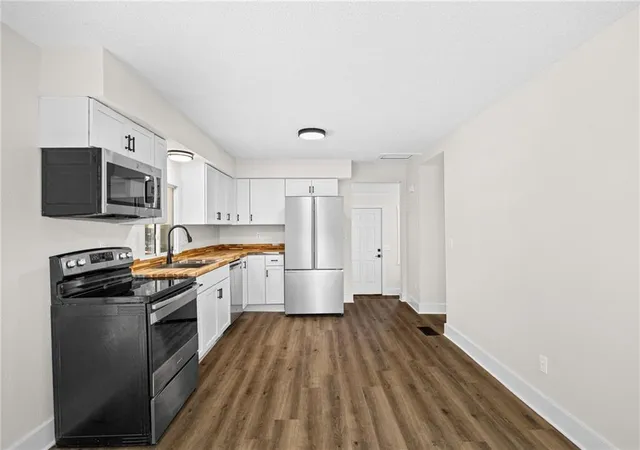 Photo 3 of Single family home for sale at 300 Maple St, Lathrop, MO 64465 | MLS# 2637933 | Listing updated on 2026-09-29