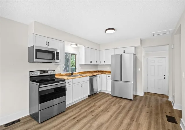Photo 4 of Single family home for sale at 300 Maple St, Lathrop, MO 64465 | MLS# 2637933 | Listing updated on 2026-09-29