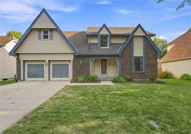 Photo 1 of Sale Pending at 1125 E Sleepy Holw Dr, Olathe, KS 66062 | MLS# 2637976 | Listing updated on 2026-09-16