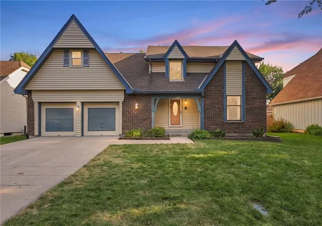 Photo 2 of Sale Pending at 1125 E Sleepy Holw Dr, Olathe, KS 66062 | MLS# 2637976 | Listing updated on 2026-09-16