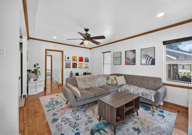 Photo 3 of Single family home for sale at 615 W 77th St, Kansas City, MO 64114 | MLS# 2638181 | Listing updated on 2026-09-17