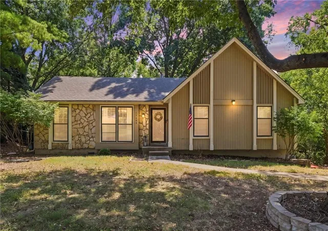 Photo 2 of Single family home for sale at 11309 W 99th St, Overland Park, KS 66214 | MLS# 2638206 | Listing updated on 2026-09-13