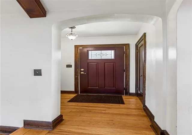 Photo 3 of Single family home for sale at 734 E Manor Rd, Independence, MO 64055 | MLS# 2638501 | Listing updated on 2026-09-16