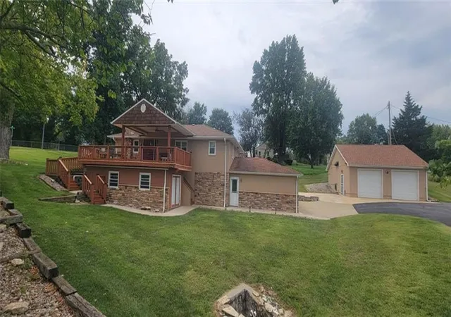 Photo 3 of Single family home for sale at 5001 Nw High Dr Dr Nw, Riverside, MO 64150 | MLS# 2638551 | Listing updated on 2026-10-20