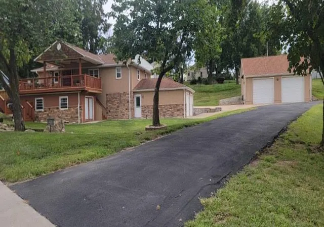 Photo 4 of Single family home for sale at 5001 Nw High Dr Dr Nw, Riverside, MO 64150 | MLS# 2638551 | Listing updated on 2026-10-20
