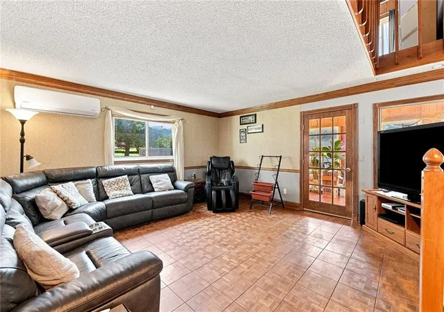 Photo 3 of Single family home for sale at 1322 S Kings Hwy, Independence, MO 64055 | MLS# 2638629 | Listing updated on 2026-10-05