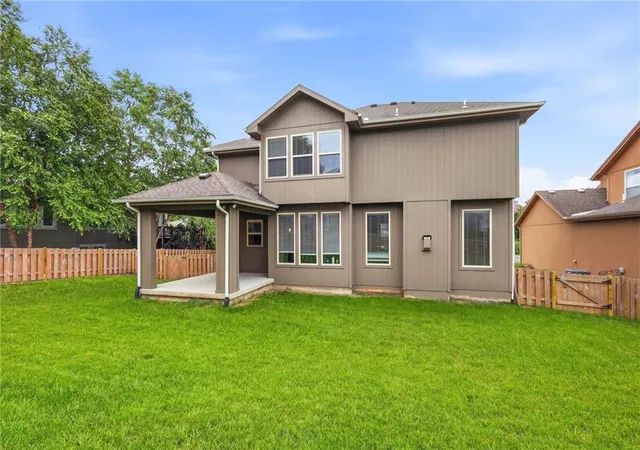 Photo 4 of Single family home for sale at 24504 W 80Th Pl, Lenexa, KS 66227 | MLS# 2638660 | Listing updated on 2026-09-29