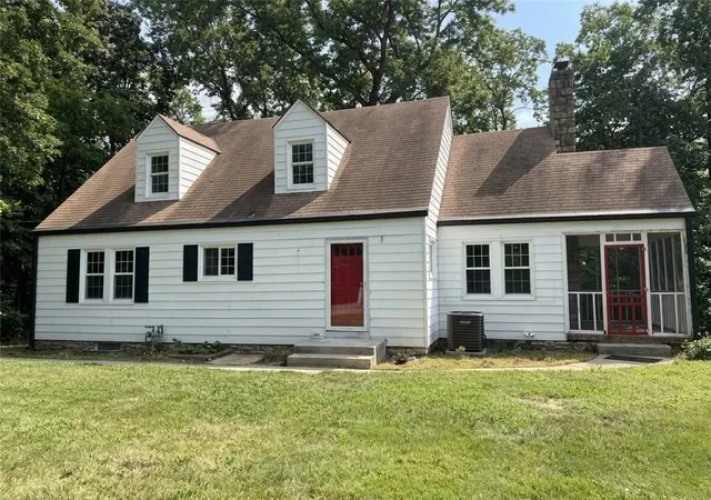 Single family home for sale at 209 Ne Hill St, Kansas City, MO 64116 | MLS# 2638978